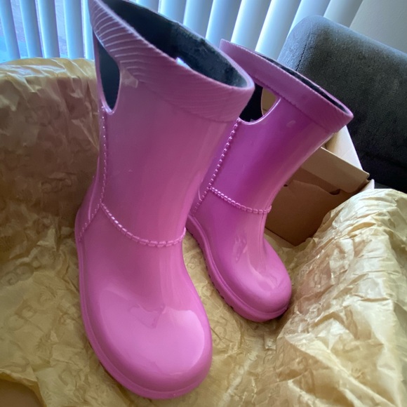 ugg rahjee rain boots
